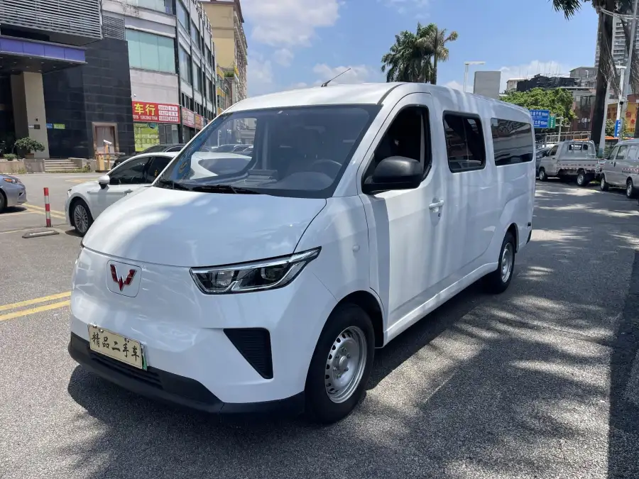 Wuling Yangguang 400km Comfort 6 мест