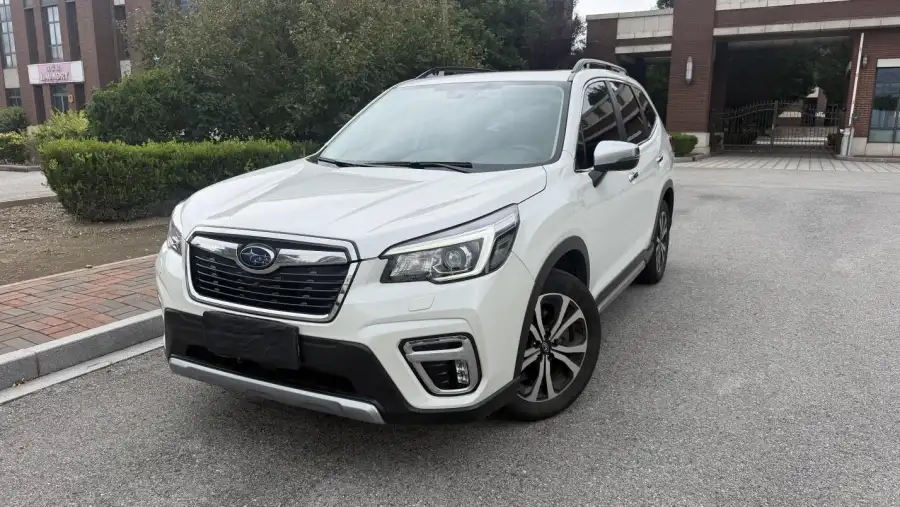 Subaru FORESTER 2.0i Flagship EyeSight