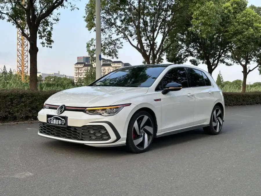 Volkswagen Golf GTI 380TSI DSG GTI