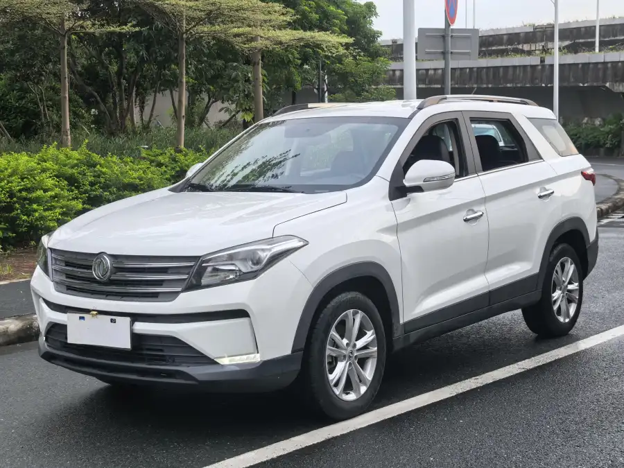 Dongfeng Fengon S560 2.0L CVT Elite 7 мест