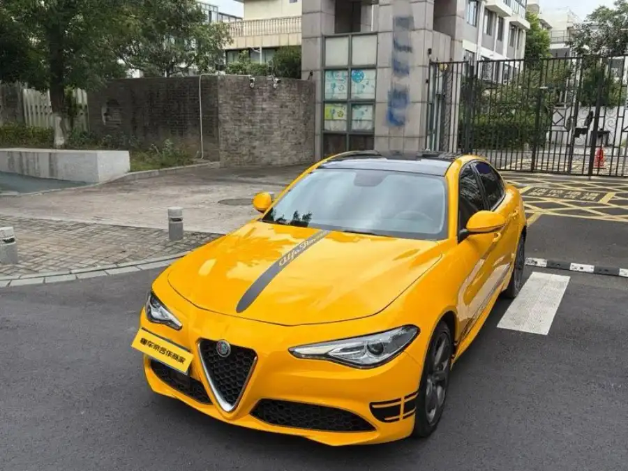 Alfa Romeo Giulia 2.0T 280HP Luxury