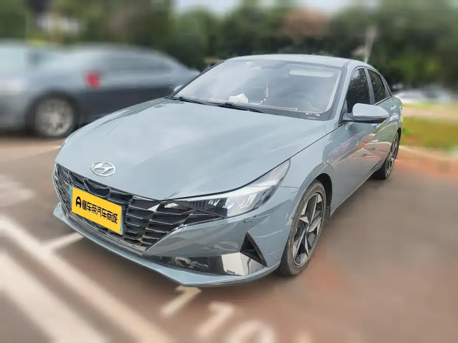 Hyundai Elantra 1.5L CVT LUX Premium