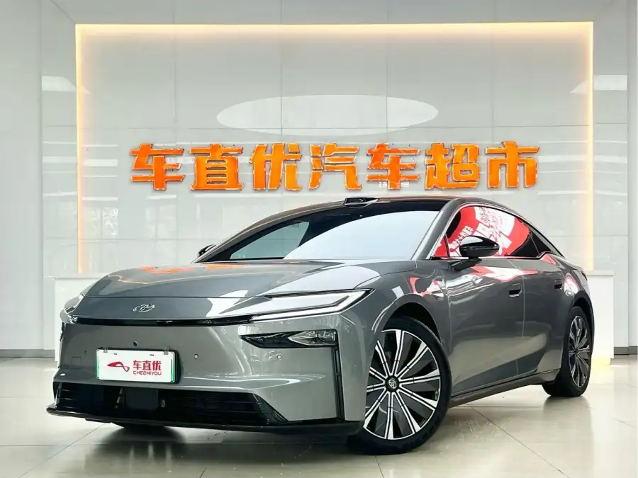 Toyota bZ 7 700 Max