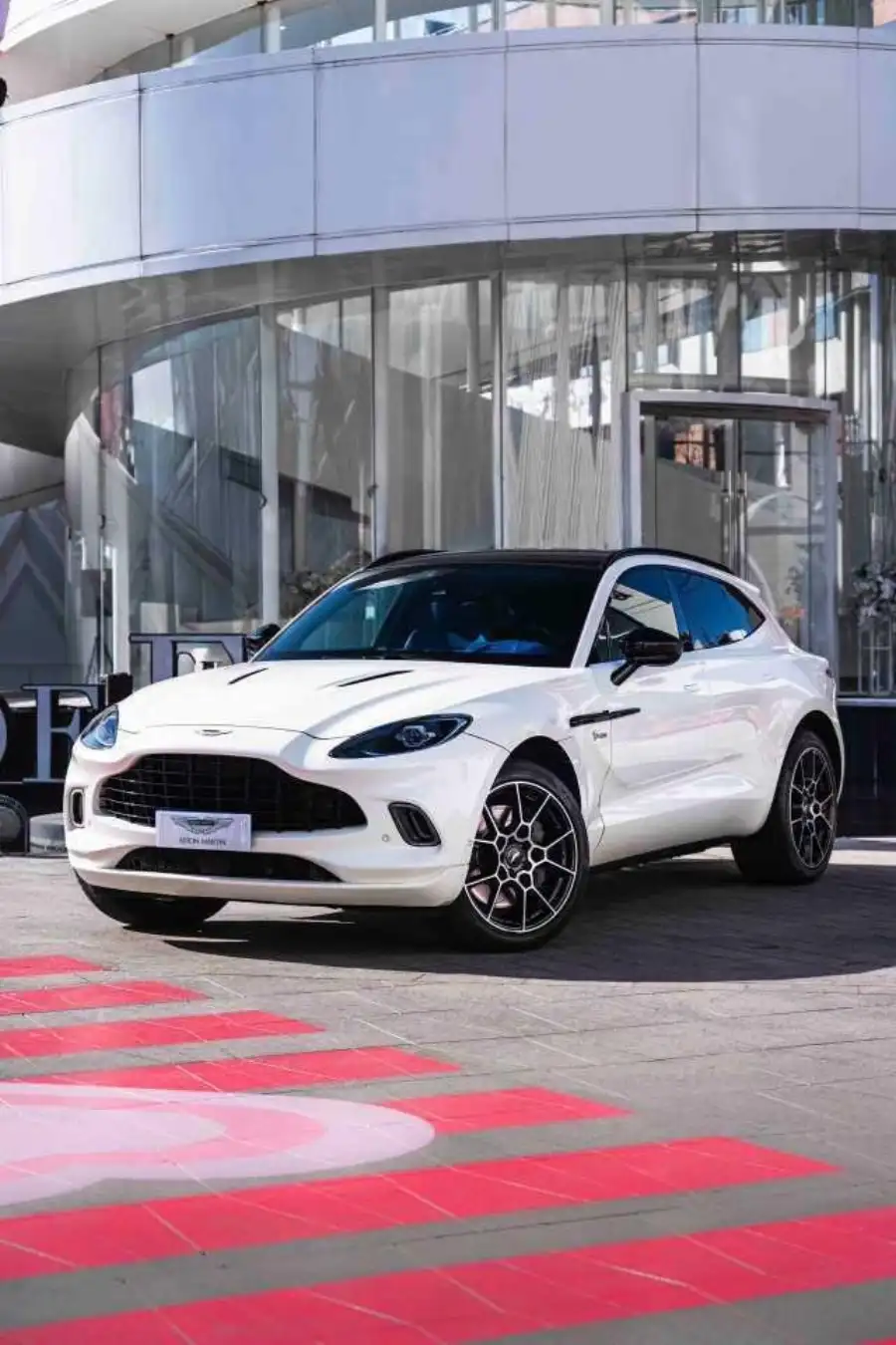 Aston Martin DBX 4.0T V8