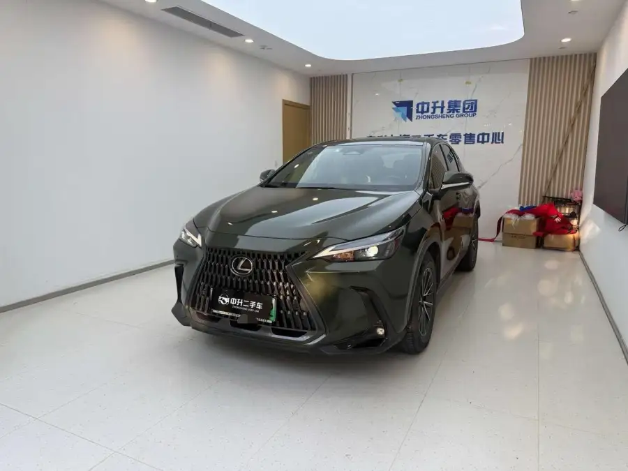 Lexus NX PHEV 400h+