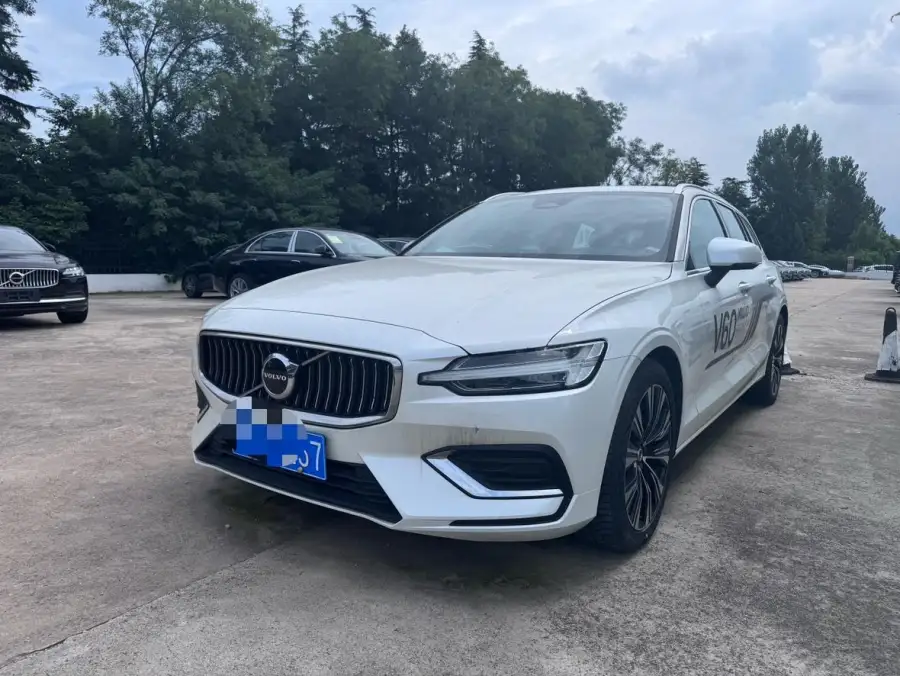 Volvo V60 B5 Luxury