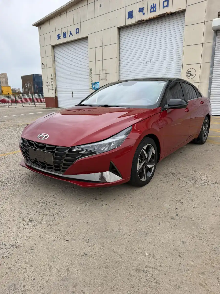 Hyundai Elantra 1.5L CVT LUX Premium