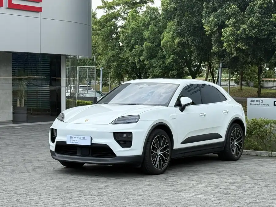 Porsche Macan EV