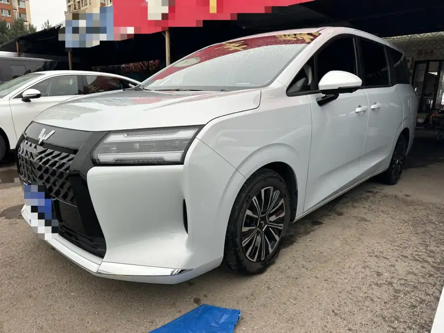 Wuling Starlight 730