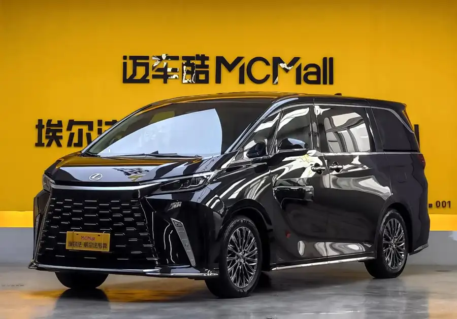Lexus LM 500h DIRECT4 6 мест