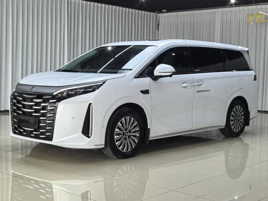 BYD Xia DM-i 180KM