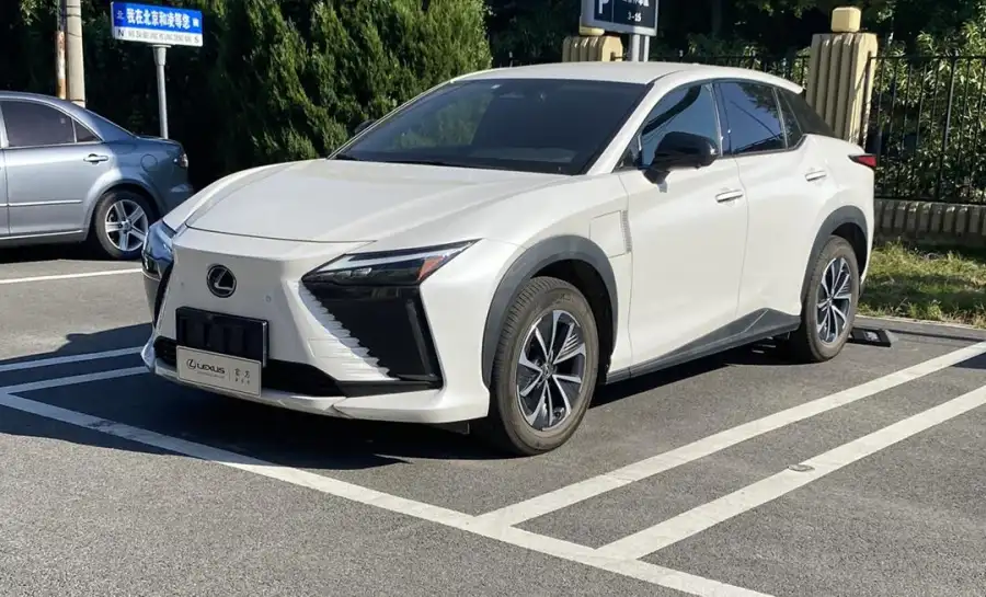 Lexus RZ 450e DIRECT4