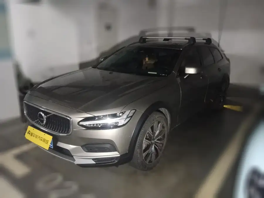 Volvo V90 Cross Country B5 AWD