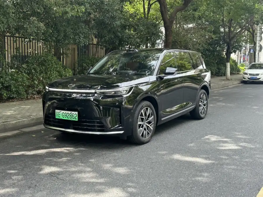 GAC Trumpchi Xiangwang S9 Ultra 6 мест