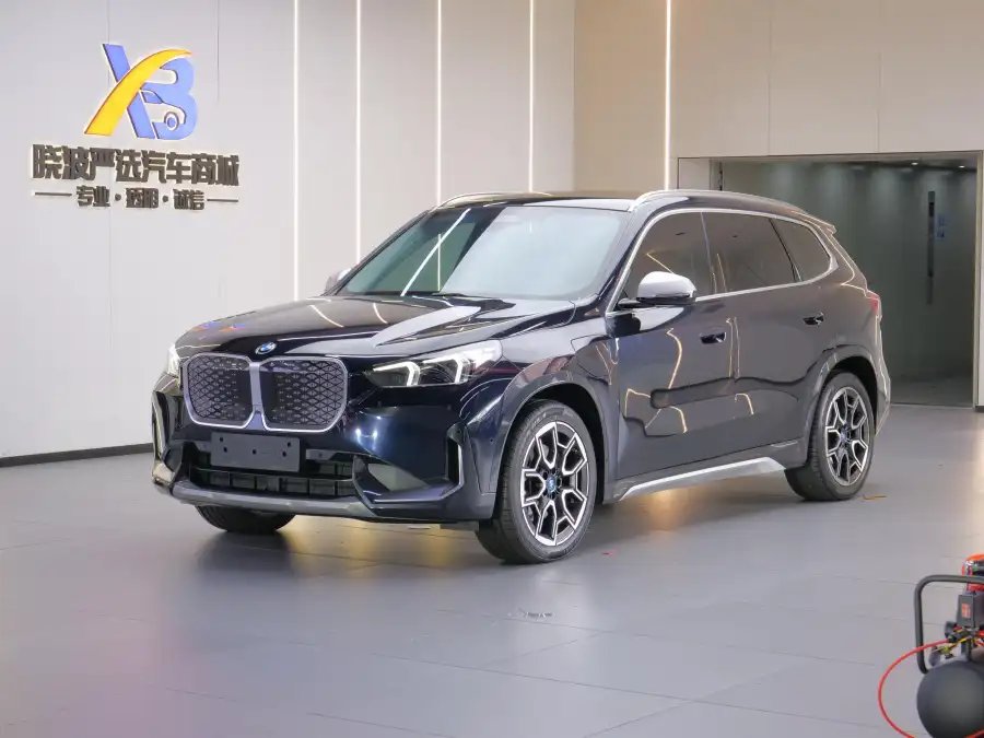 BMW iX1 xDrive30L X