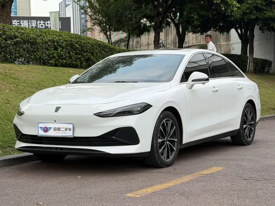 Roewe D7 DMH 125