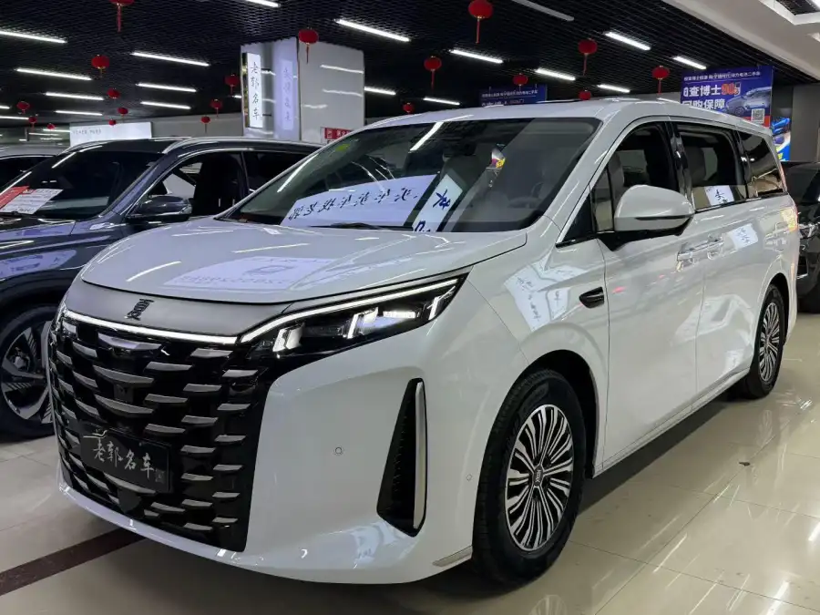 BYD Xia DM-i 180KM
