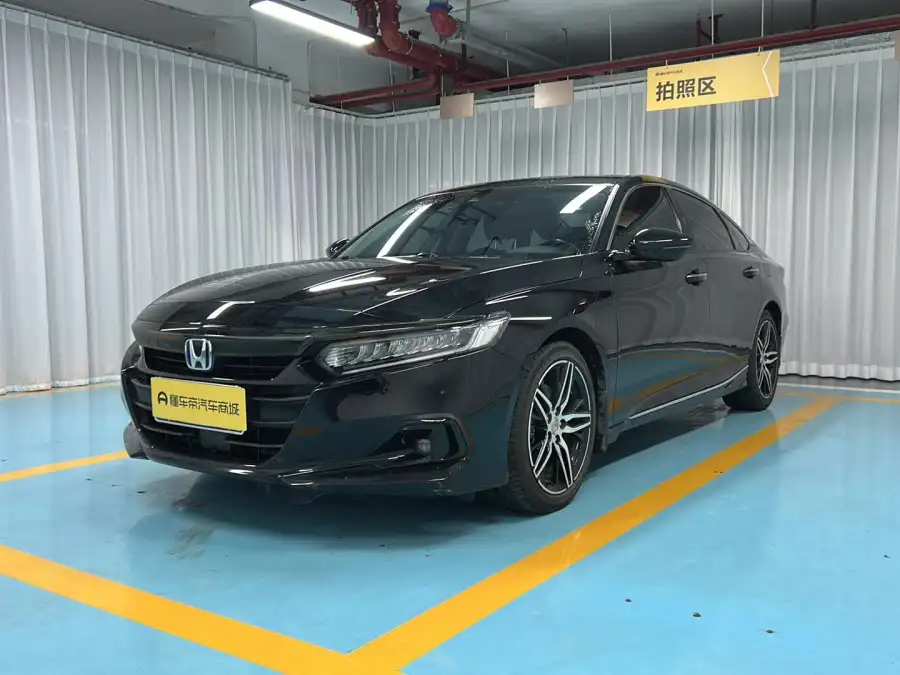 Honda Accord · 2.0L ·