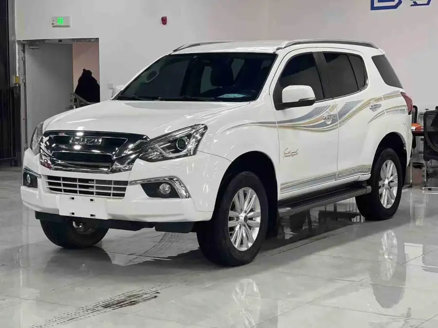 Isuzu mu-X 2.0T 4WD 5 мест