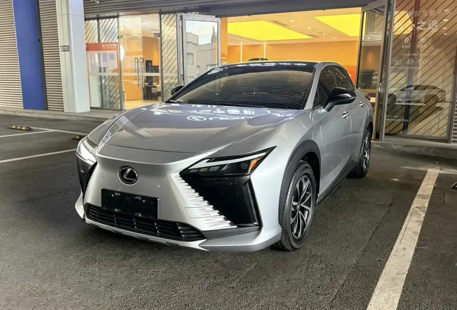 Lexus RZ 450e DIRECT4