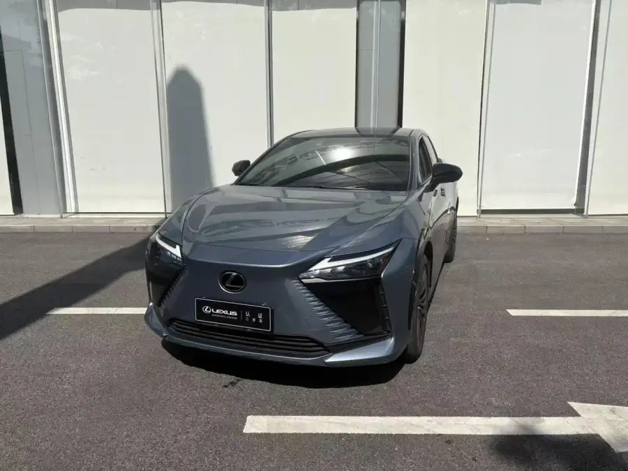 Lexus RZ 450e DIRECT4
