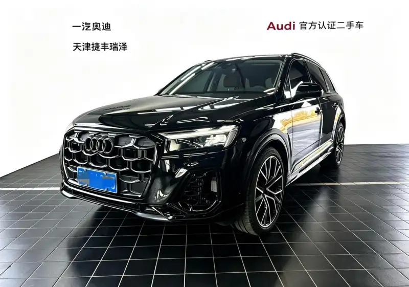 Audi Q7 55 TFSI quattro S line Black
