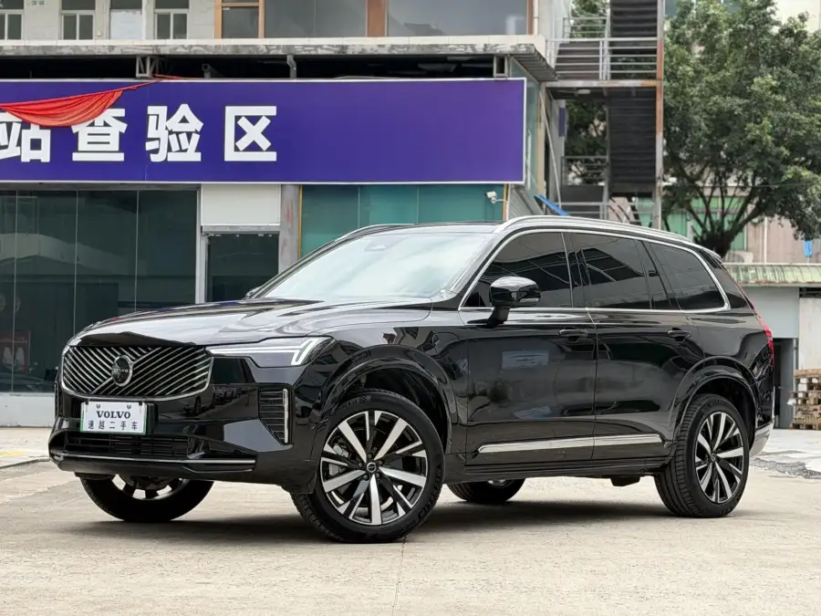 Volvo XC90 PHEV E T8 Long Range Luxury 7 мест