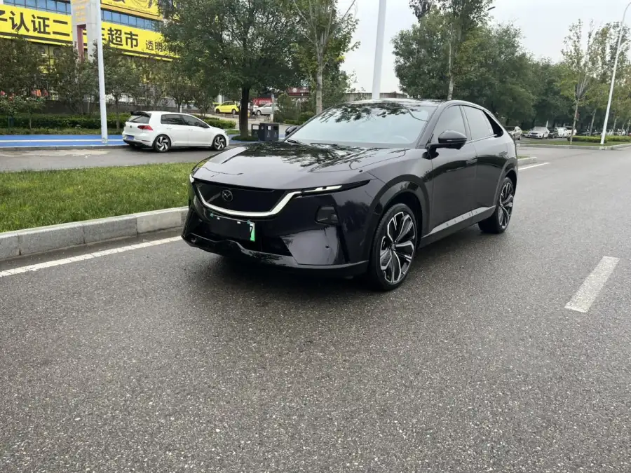 Mazda EZ-60 200 Max