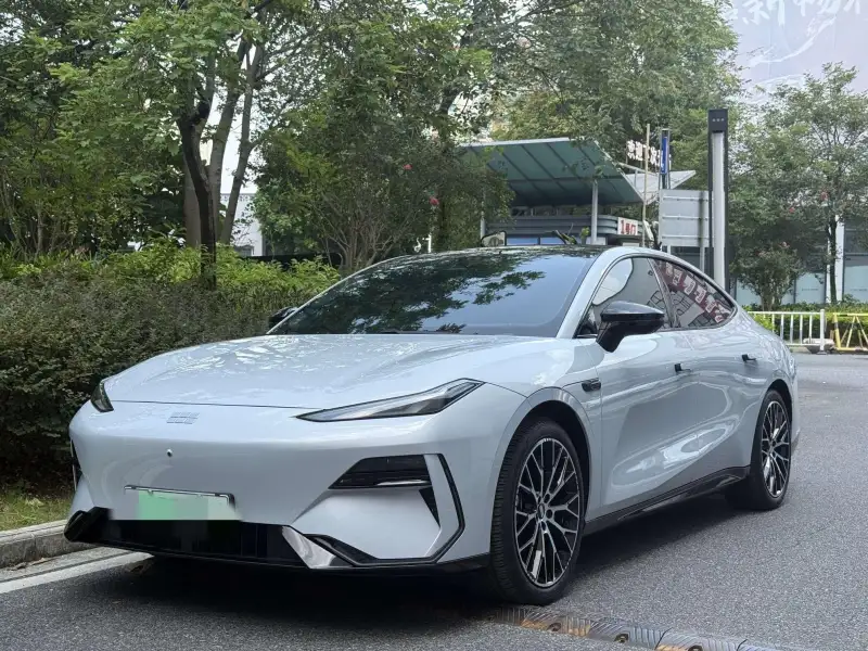 Geely Galaxy E8 620km 4WD