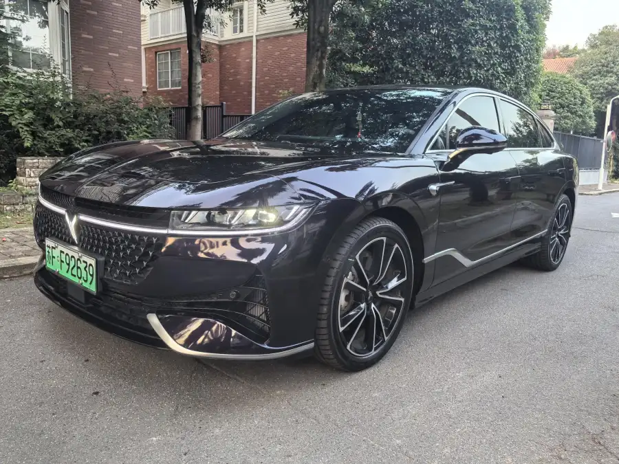Voyah Passion PHEV Long Range 4WD Flagship
