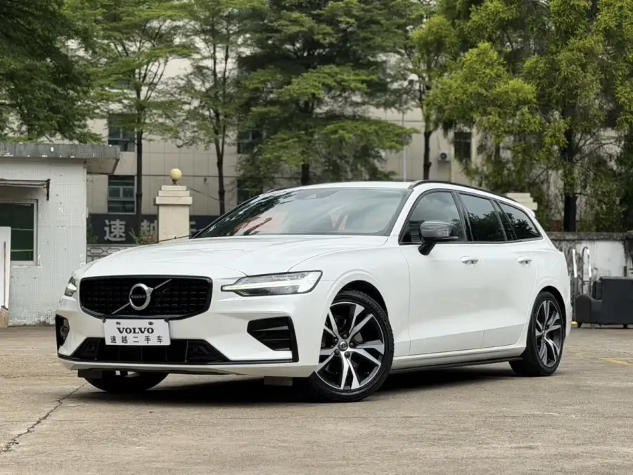 Volvo V60 B5 Sport