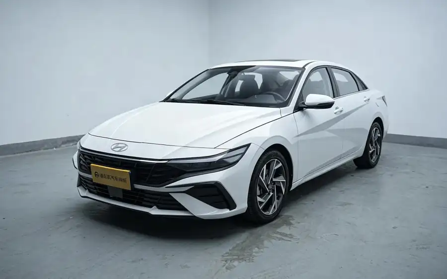 Hyundai Elantra 1.5L CVT LUX Premium