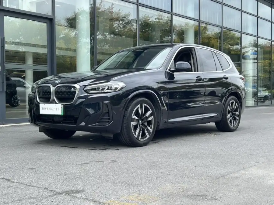 BMW iX3 Lead