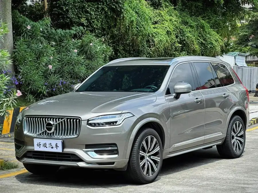 Volvo XC90 B6 Luxury 7 мест