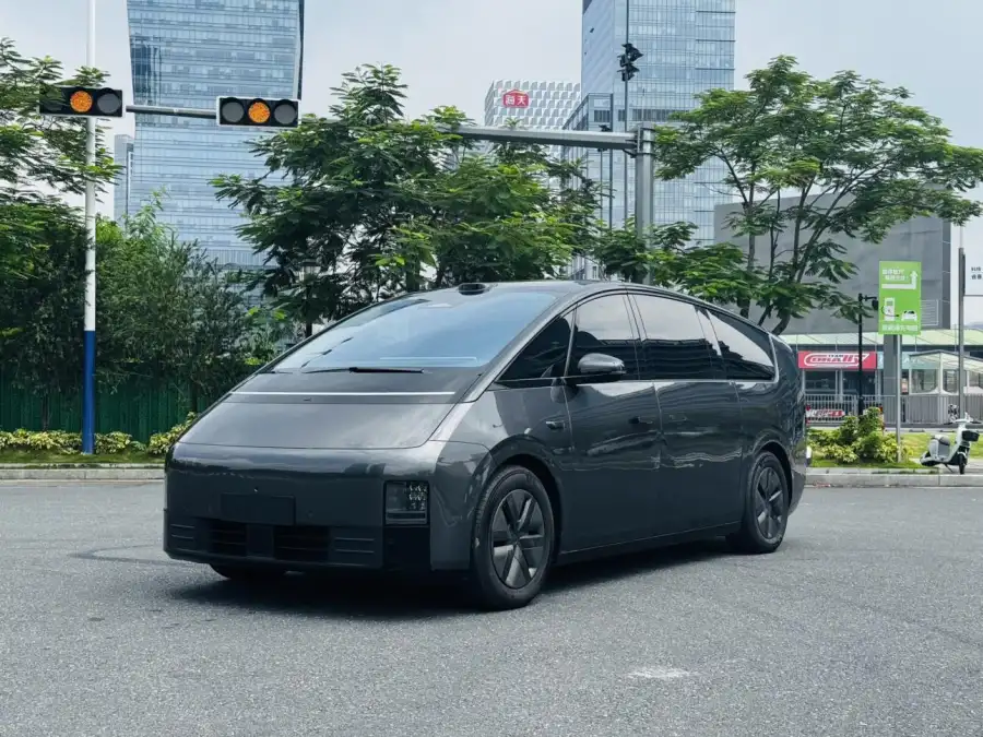 Li Auto MEGA Home