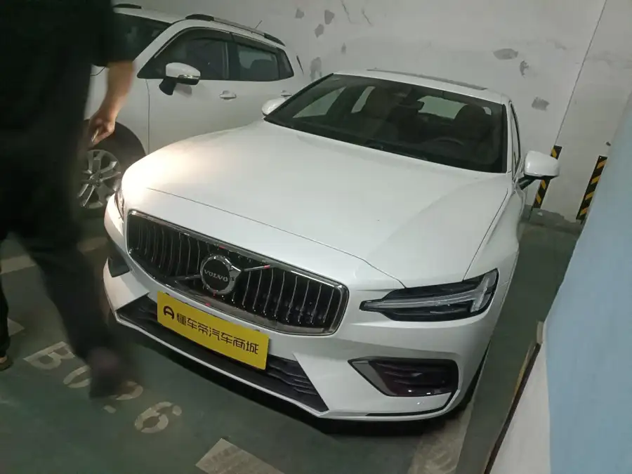 Volvo S60 B4 Luxury