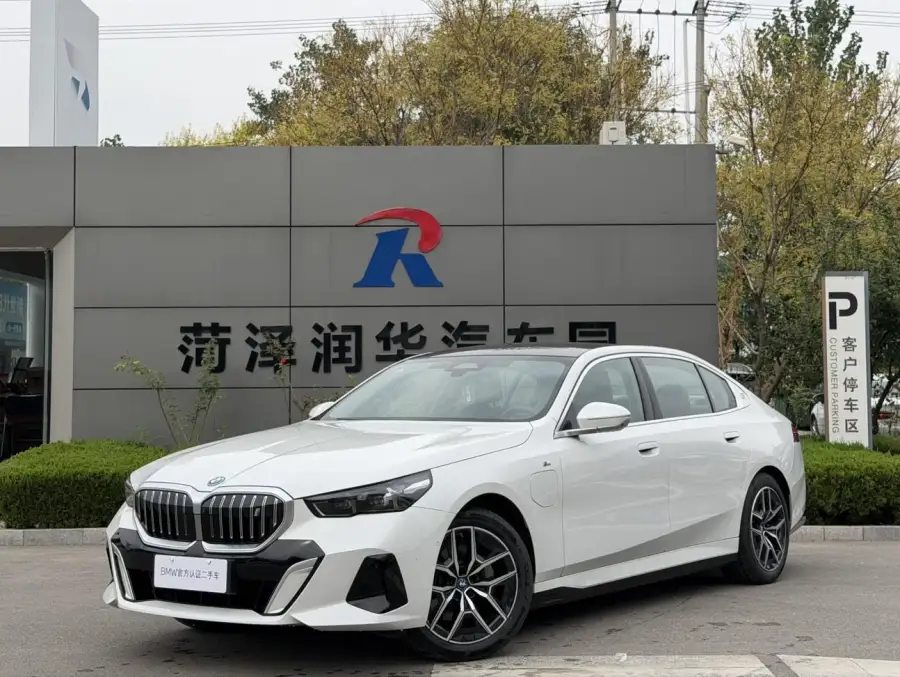 BMW i5 eDrive40L M