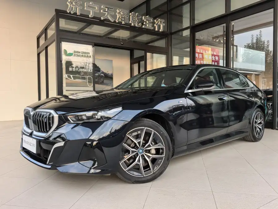 BMW i5 eDrive35L M
