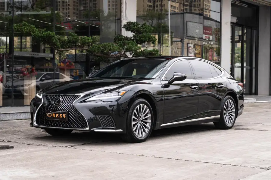 Lexus LS 500h Luxury