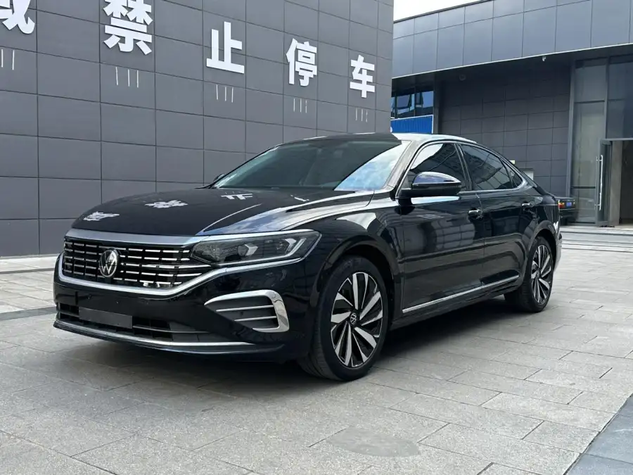 Volkswagen Passat 380TSI Elite