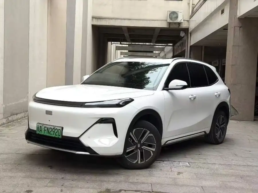 Geely Galaxy Starship 7 EM-i 120KM