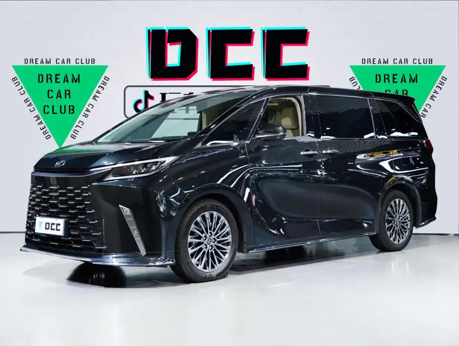 Lexus LM 500h DIRECT4 6 мест