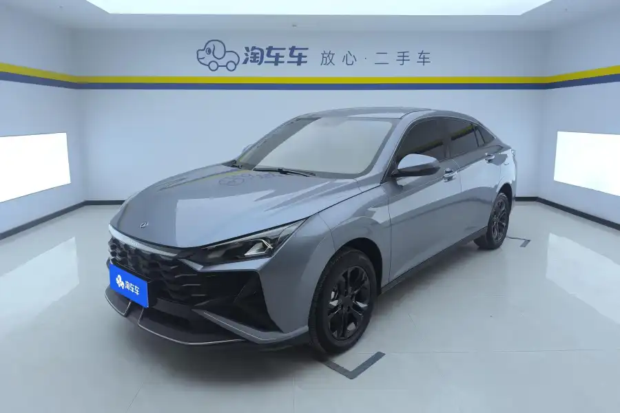 Dongfeng Aeolus Yixuan 1.5L Luxury