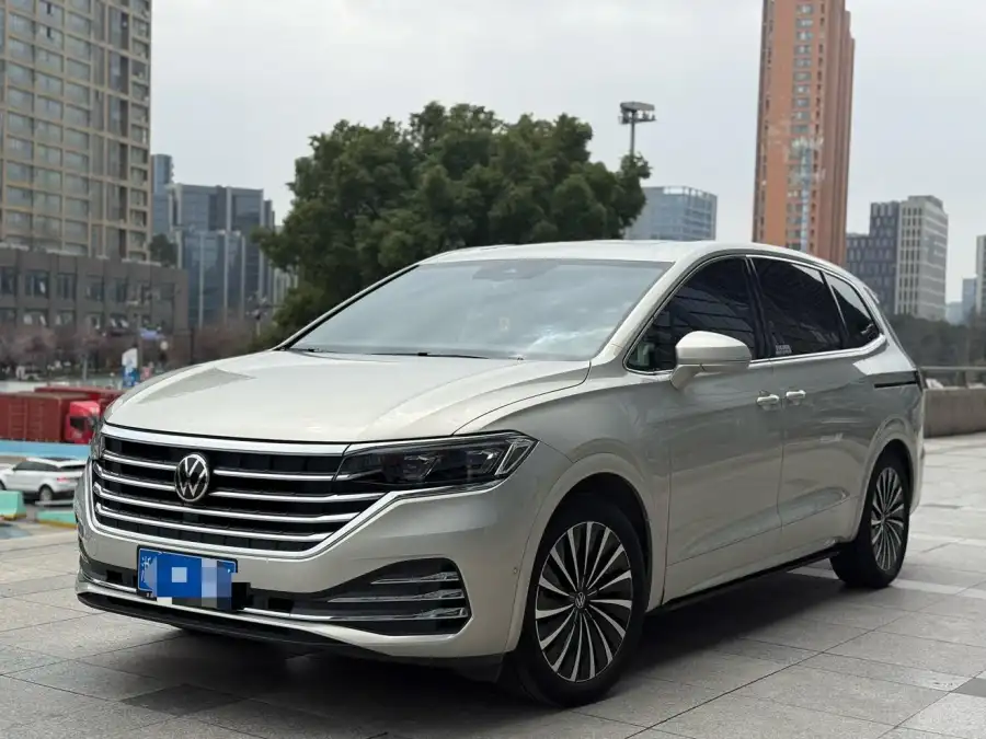 Volkswagen Viloran 380TSI Premium