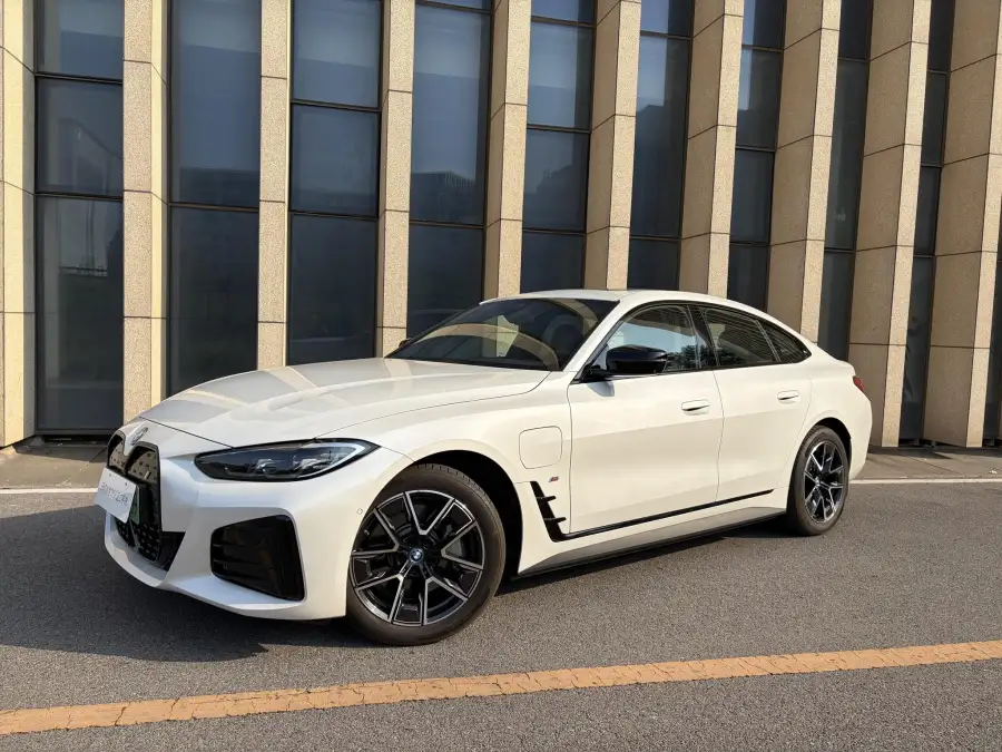 BMW i4 eDrive40