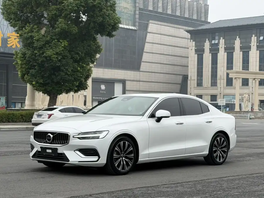 Volvo S60 B4 Luxury