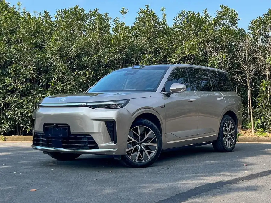GAC Trumpchi Xiangwang S9 Ultra 6 мест
