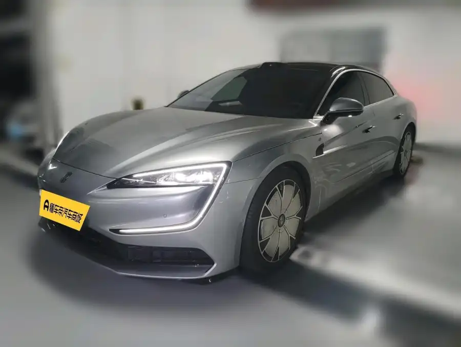 Yangwang U7 PHEV 5 мест Luxury