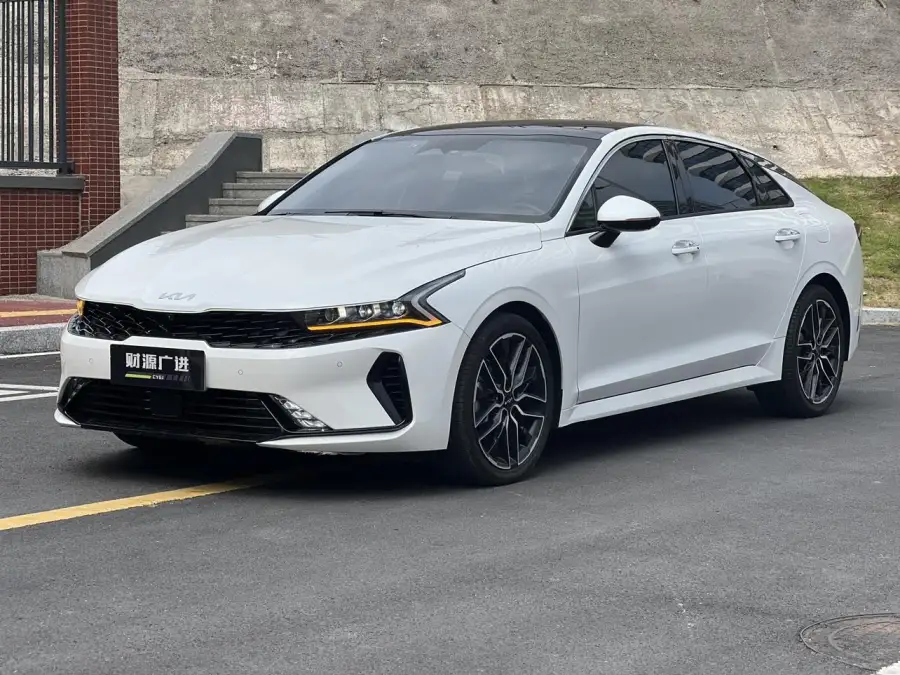 Kia K5 380T GT-Line Flagship