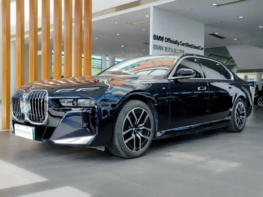 BMW i7 eDrive50L Lead M